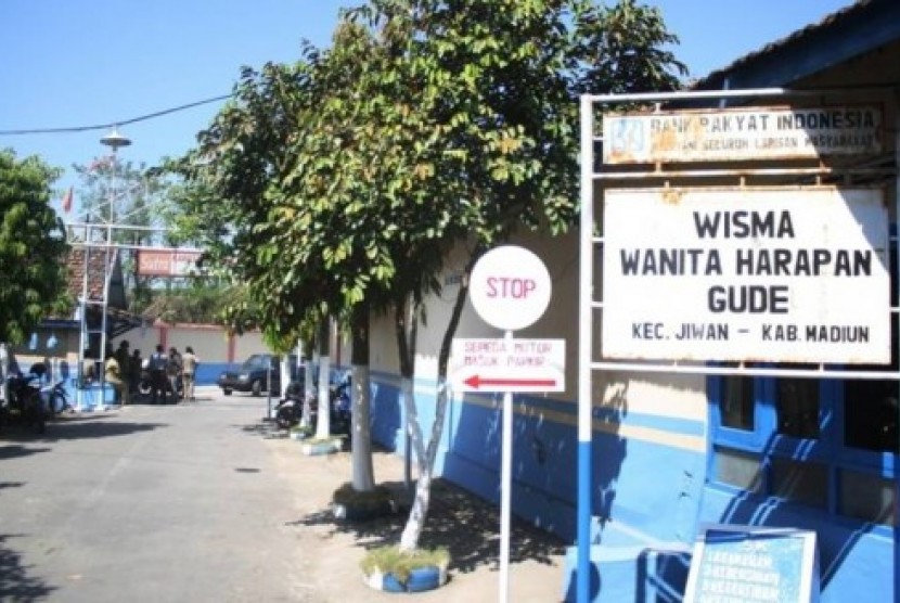  Lokalisasi Wisma Wanita Harapan Gude yang berada di Desa Teguhan, Kecamatan Jiwan, Kabupaten Madiun, Jawa Timur
