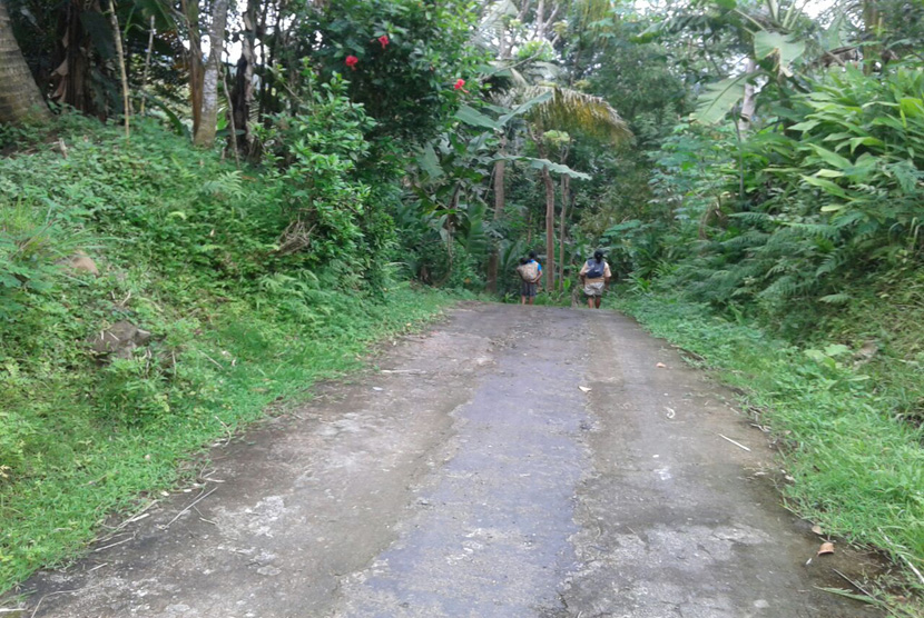 Lokasi jalan menuju dusun yang ternaknya positif terkena antraks di Kulon Progo 