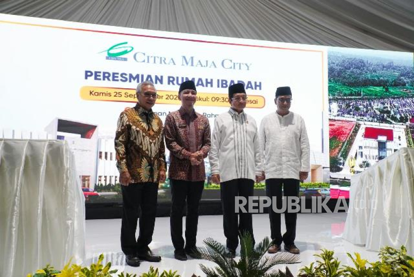 Lokasi Masjid Ar-Rahman dan Gereja Bersama Citra Maja City berdampingan.
