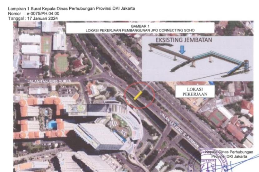 Lokasi pekerjaan pembangunan Jembatan Penyebrangan Orang (JPO) Connecting Neo Soho yang berada di Jalan Letjen S. Parman sisi Barat, Jakarta Barat. 