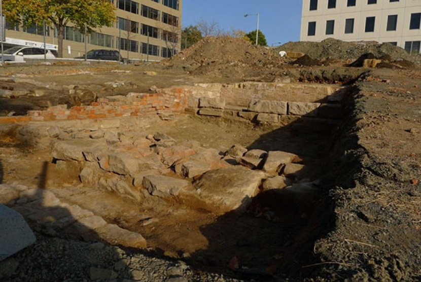 Lokasi penggalian arkeologis di wilayah Salamanca Place, Hobart, yang bersejarah, di mana puluhan artefak bersejarah ditemukan.