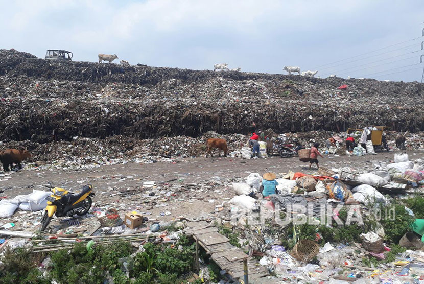 Lokasi Tempat Pembuangan Akhir (TPA) Putri Cempo yang rencananya akan dibangun Pembangkit Listrik Tenaga Sampah