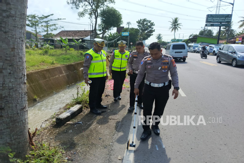 Lokasi terjadinya kecelakaan yang melibatkan moge Harley Davidson yang dikendarai oleh HS dan istrinya dengan Yamaha Jupiter MX di Perempatan Mlangsen, Temon, Kulonprogo, DIY, Ahad (1/3/2026), sore.
