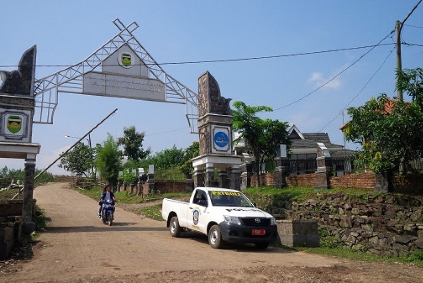Lokasi TPA Cikolotok, Desa Margasari, Kecamatan Pasawahan, Kabupaten Purwakarta.