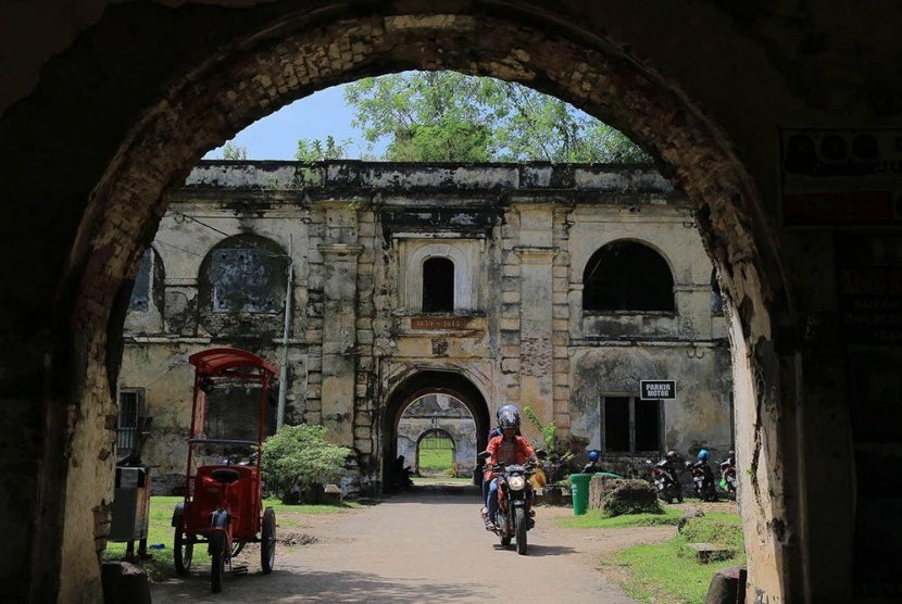 Lokasi Wisata Religi Sumenep Tetap Ramai Di Bulan Puasa | Republika Online