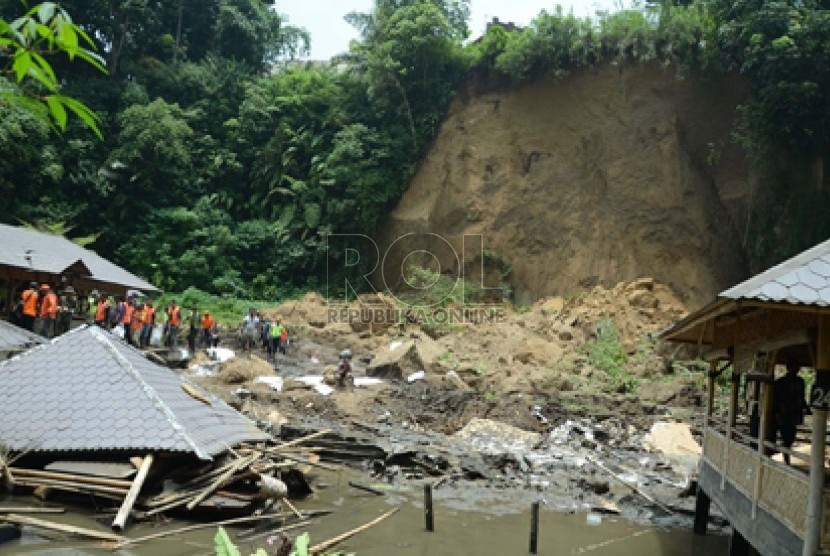 Bencana longsor di Indonesia. Ilustrasi. Data World Bank 2019 memasukkan Indonesia dalam daftar negara risiko tinggi bencana