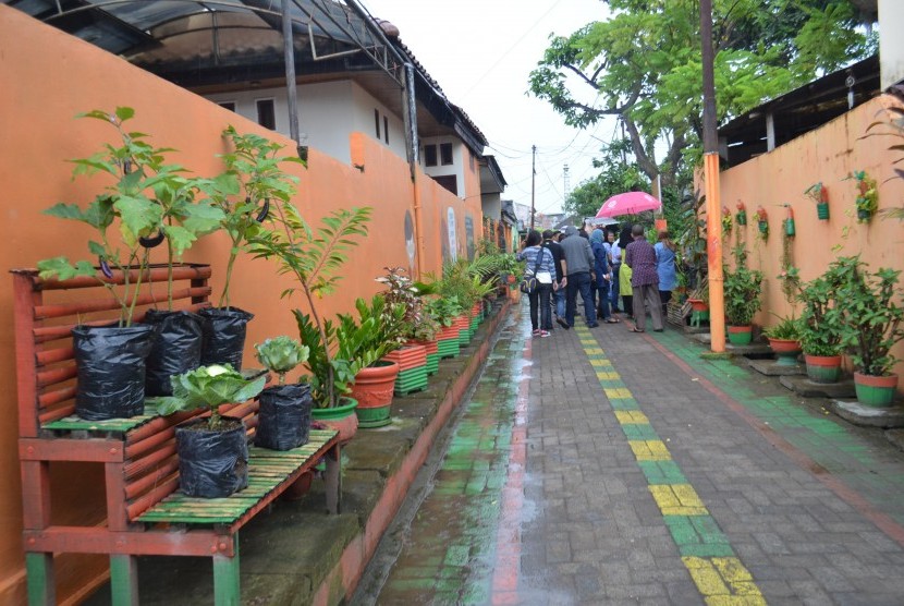 Lorong Garden di Lorong Setapak 3 di Kelurahan Bonto Makkio, Kecamatan Rappocini, Makassar, Sulawesi Selatan