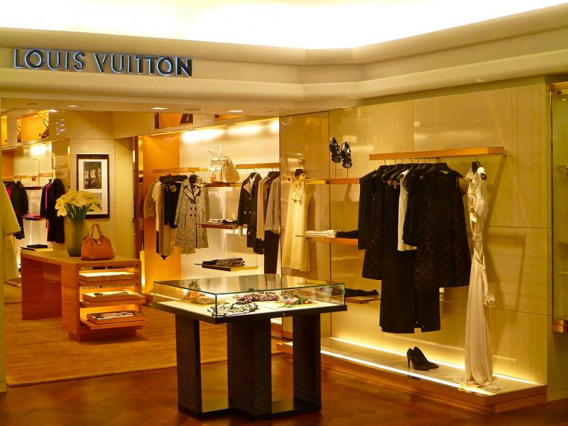  Louis Vuitton menampilkan tabrak mode antara campuran retro-chic, sporty, dan futuristik (Foto: ilustrasi koleksi Louis Vuitton)