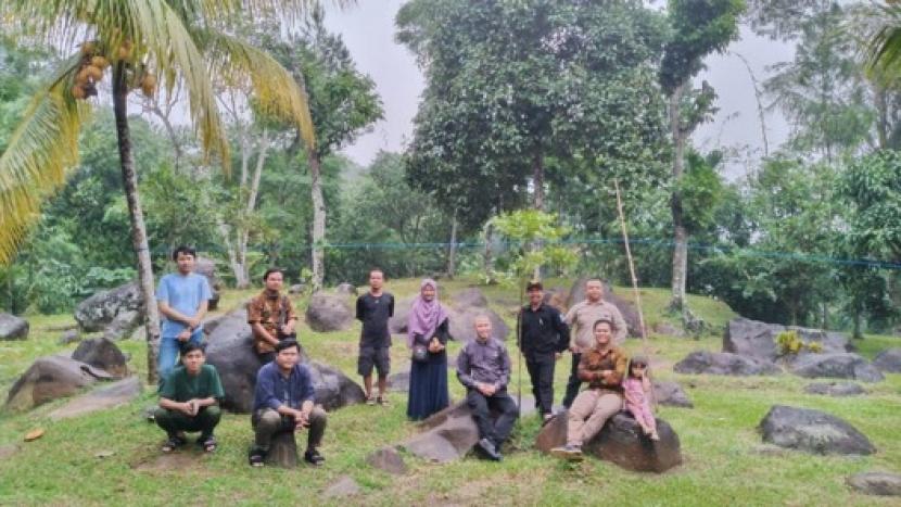 LPPM Universitas Islam Bandung (Unisba), melalui dosen beserta beberapa mahasiswa berkunjung ke Desa Dayeuhkolot, Kecamatan Sagalaherang, Kabupaten Subang guna mengembangkan desa wisata.
