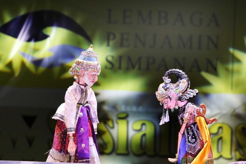 LPS melakukan sosialisasi ke masyarakat lewat pagelaran wayang golek.