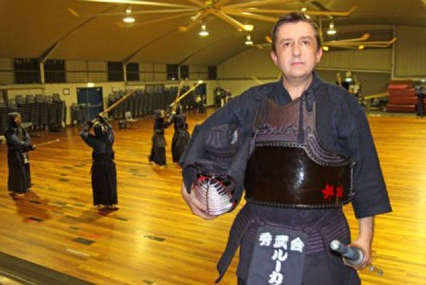   Lucas Cork, salah satu penggemar kendo di Australia. 