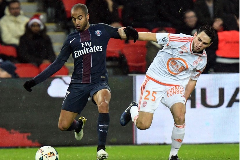 Lucas Moura (kiri)