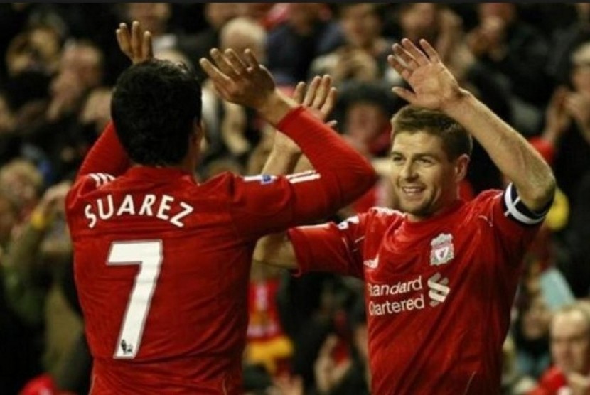 Luis Suarez dan Steven Gerrard saat masih bersama di Liverpool.