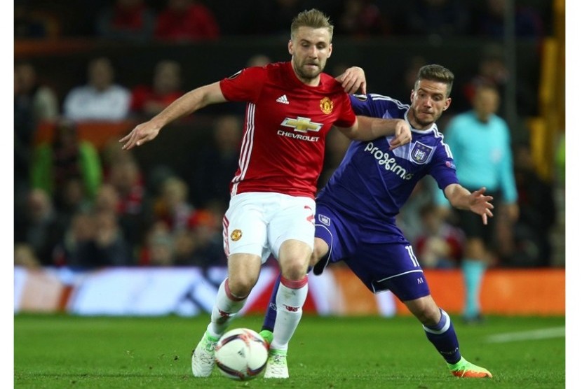 Luke Shaw (kiri)