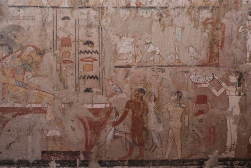 Lukisan dinding yang ditemukan di dalam makam berusia 4.300 tahun di Mesir.