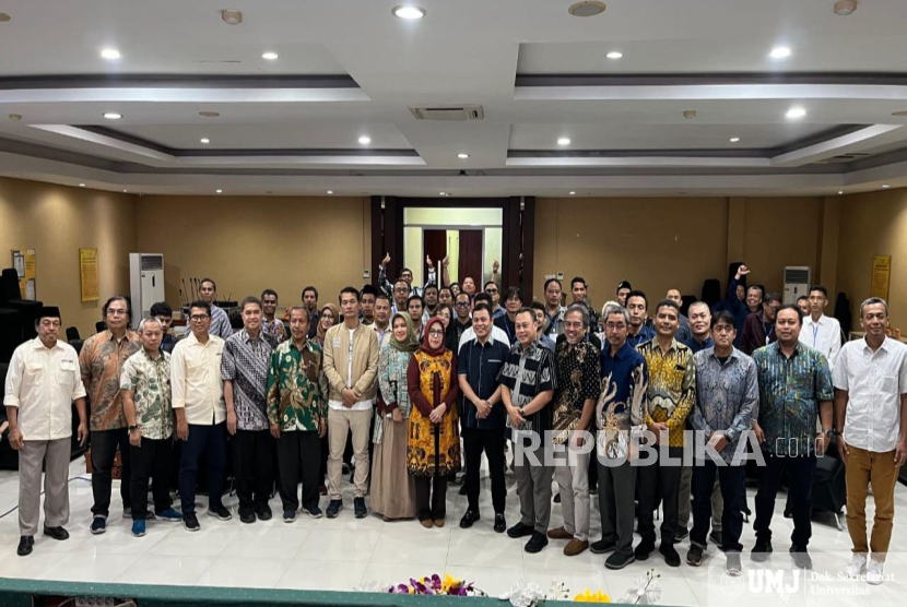 LUKW UMJ bermitra dengan INDPOSCO melakukan uji kompetensi wartawan yang diikuti 32 peserta dari seluruh Indonesia.