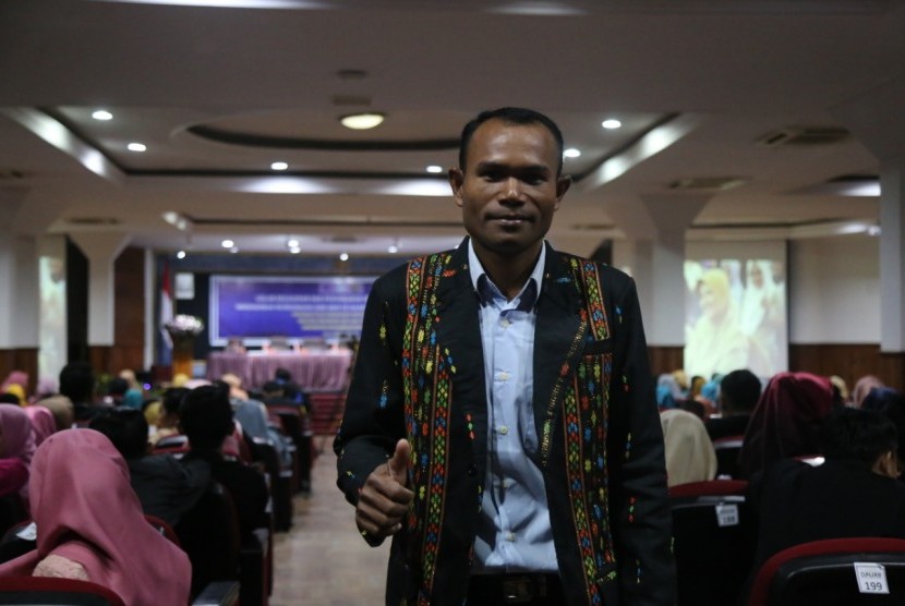  Lulusan PPG Universitas Muhammadiyah Malang (UMM), Valensius Sugiharto mengajar di SDN Wongkol Torok Kecamatan Lembor, Kabupaten  Manggarai Barat, Provinsi Nusa Tenggara Timur.