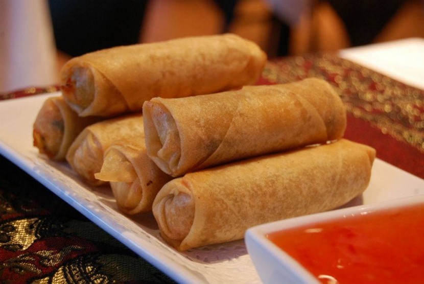 Photo How to Make Spring Rolls from Magelang City