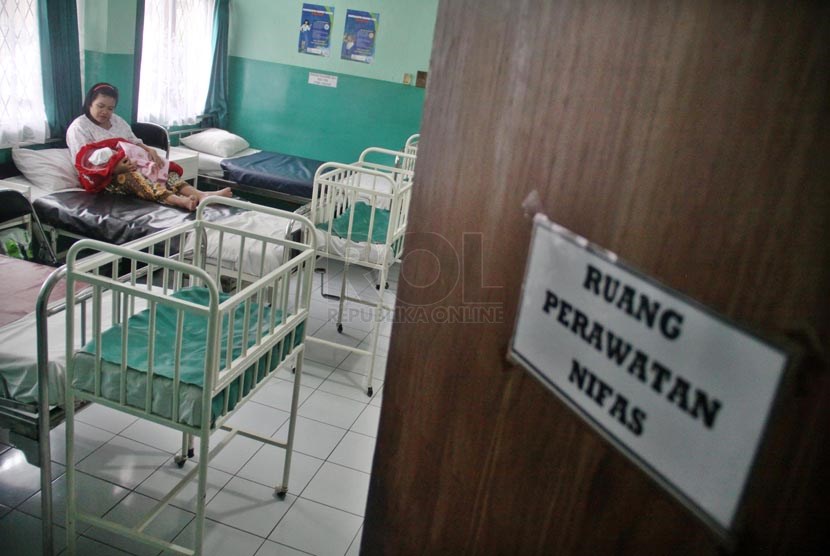   Ruang perawatan nifas Puskesmas Tanah Abang di Jakarta Pusat, Selasa (4/2).    (Republika/Yasin Habibi)