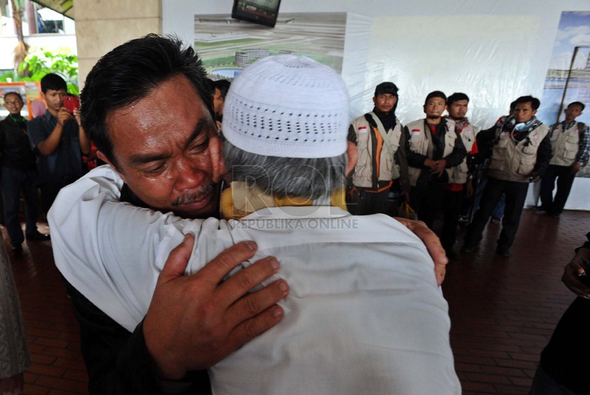 Relawan Medical Emergency Rescue Committe (Mer-c) tiba dari Gaza Palestina di Bandara Soekarno Hatta, Tangerang, Banten, Kamis (27/2). (Republika/Tahta Aidilla)