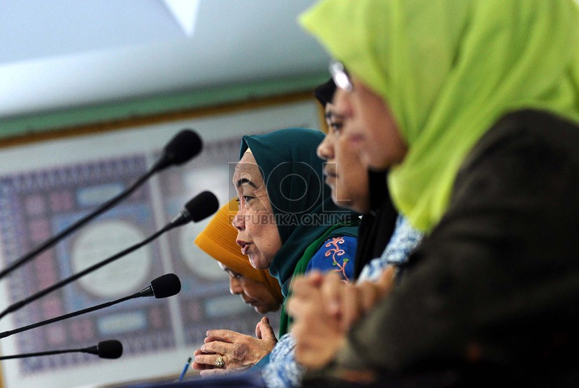Ketua pelaksana Muslimah Indonesia Tuti Alawiyah (kedua kiri) (Ilustrasi). 