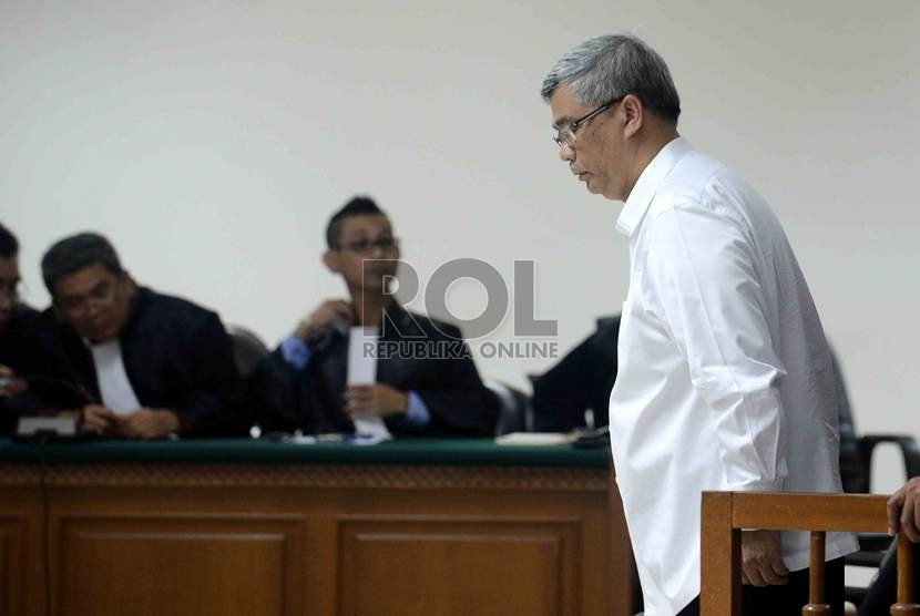  Mantan Ketua Mahkamah Konstitusi (MK) Akil Mochtar menjalani sidang pembacaan vonis di Pengadilan Tipikor Jakarta, Senin (30/6). (Republika/Agung Supriyanto)