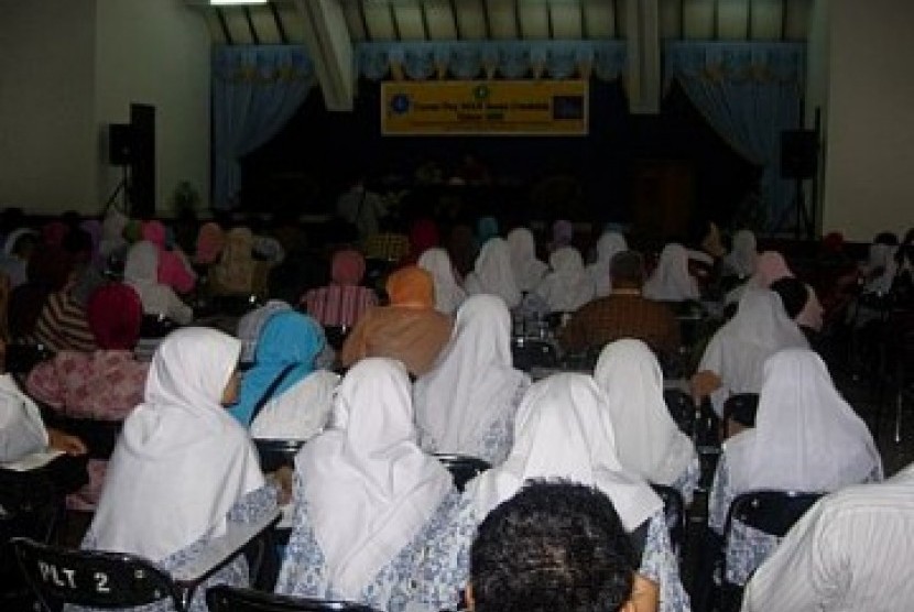 Menag Jelaskan 12 Ribu Madrasah Belum Teraliri Listrik. Foto: Madrasah, ilustrasi