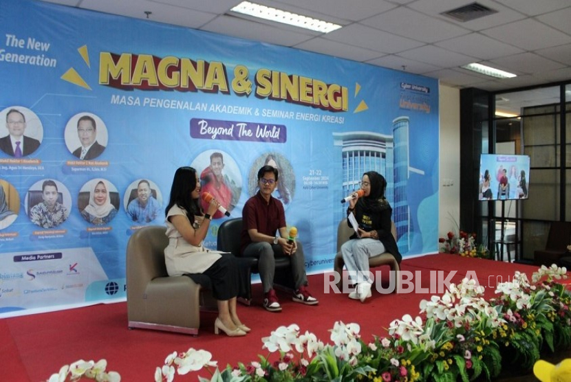 MAGNA dan Sinergi menjadi bagian utama PKKMB Cyber University, yang bukan sekadar orientasi tetapi juga menghadirkan pengalaman membekas bagi mahasiswa baru. 