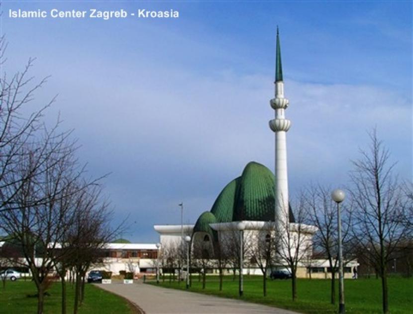 Masjid dengan kubah kelopak bunga di Zagreb, Croatia.