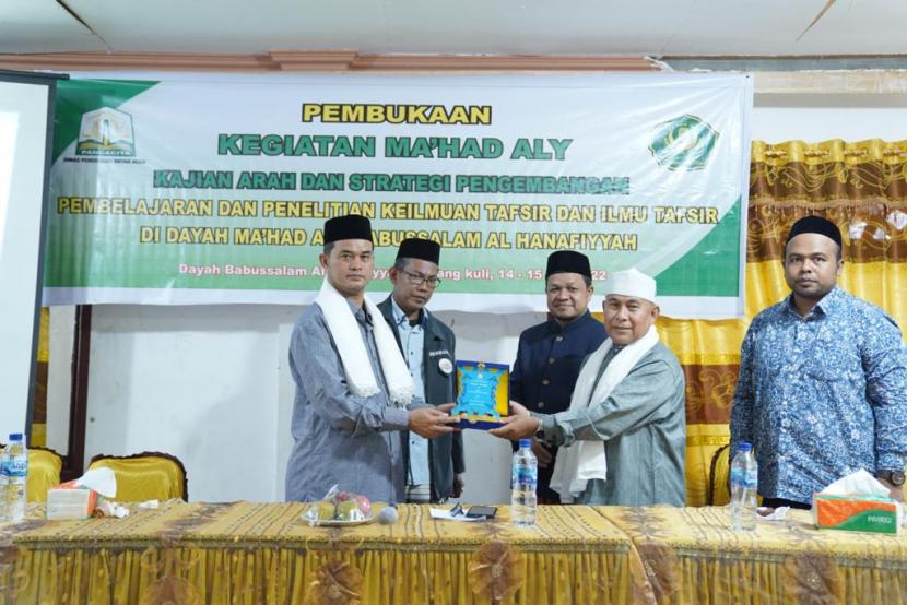 Mahad Aly Babussalam Al-Hanafiyyah Matangkuli,  Aceh Utara menggelar acara pembekalan untuk mahasantri dan dosen, beberapa hari lalu.