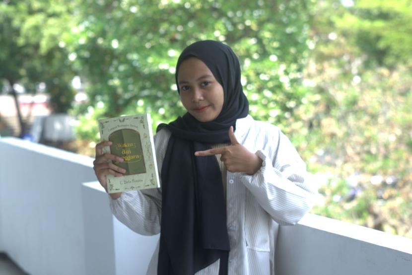  Mahasiswa baru jurusan Pendidikan Bahasa Indonesia UMM, Eldelafimeta, sudah memiliki dua novel.