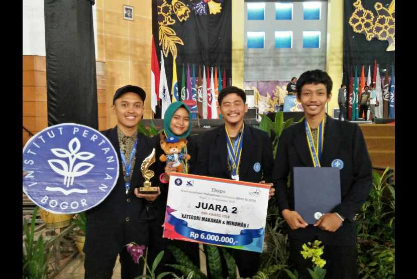 Mahasiswa binaan Islamic Sociopreneur Development Program Laznas  (ISDP) Laznas BSM Umat berhasil menjadi juara  Kewirausahaan Mahasiswa Indonesia (KMI).  