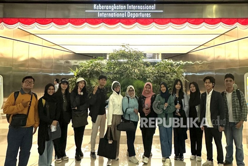 Mahasiswa Cyber University terbang ke Malaysia untuk kegiatan student mobility, yang agenda utamanya kompetisi ide solusi teknologi di bidang fintech.