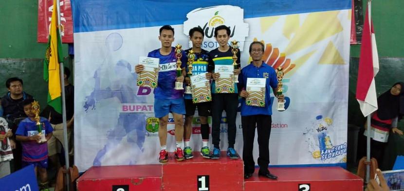 Mahasiswa Fakultas Ekonomi dan Bisnis Universitas Muhammadiyah Malang (UMM), Lukman Inkgrit berhasil menjadi juara pertama di kategori tunggal dewasa putra dalam Kejuaraan Bulu Tangkis Tingkat Provinsi Jawa Timur Tahun 2020. 