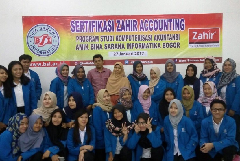 Mahasiswa Komputerisasi Akuntansi AMIK BSI Bogor mengikuti sertifikasi Zahir Accounting.