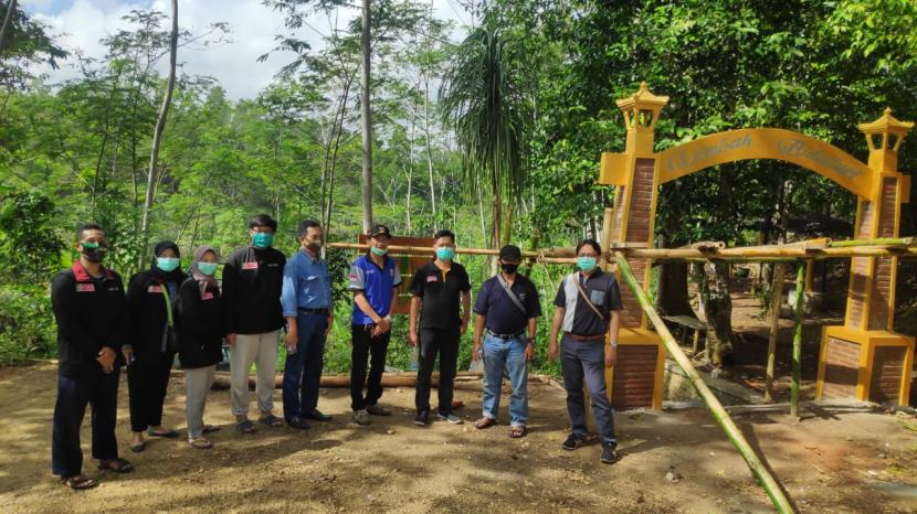  Mahasiswa Kuliah Kerja Nyata Pembelajaran Pemberdayaan Masyarakat (PPM) UMM menggeliatkan kembali destinasi wisata di Desa Pandanrejo, Kecamatan Pagak, Kabupaten Malang.