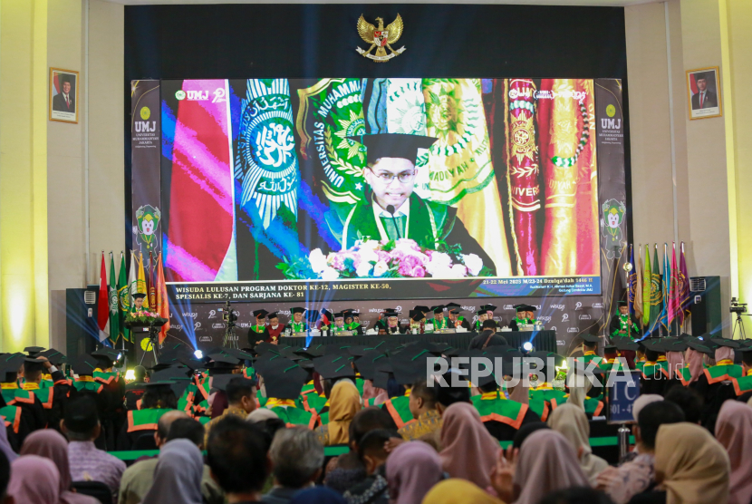 Mahasiswa lulusan Fakultas Kedokteran dan Kesehatan Universitas Muhammadiyah Jakarta (FKK UMJ) M. Rasdha Hafidz Danial Putra.