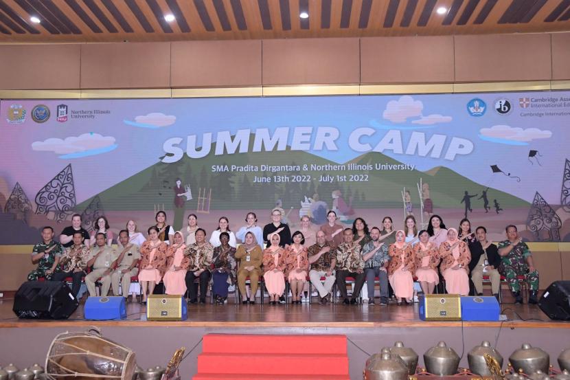 Mahasiswa NIU AS mengikuti Program Summer Camp di SMA Pradita Dirgantara.