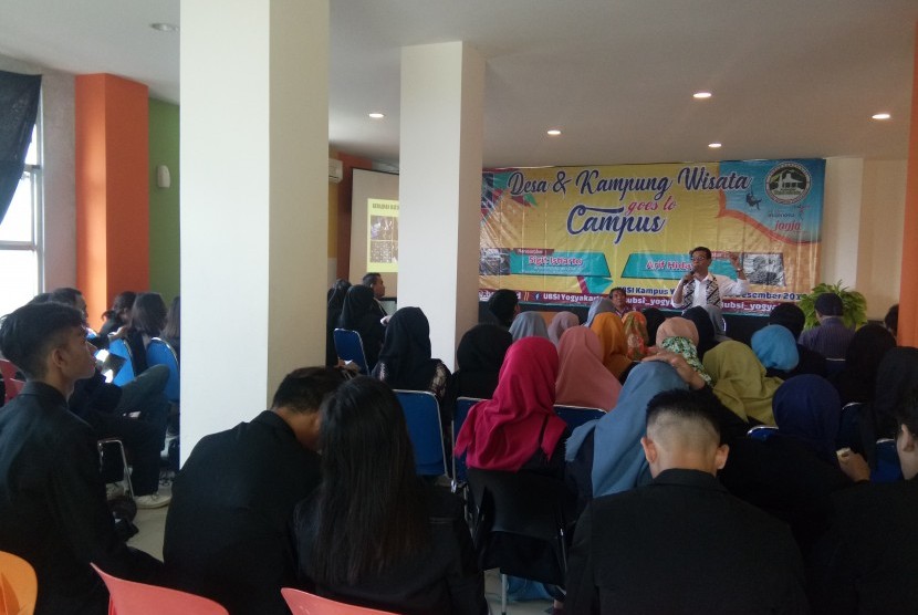 Mahasiswa Prodi Perhotelan UBSI Yogyakarta menjadi penggerak desa wisata Yogyakarta.