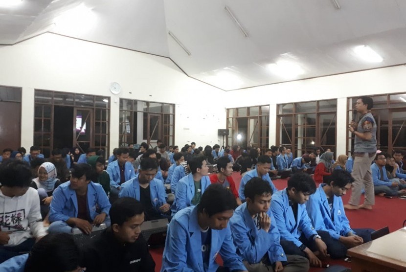 Mahasiswa Prodi TI STMIK Nusa Mandiri antusias mengikuti IT Camp 2018.