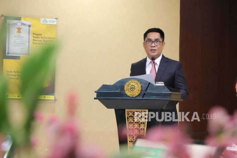  Mahasiswa Program Doktor Administrasi Publik FISIP UMJ, Andi Saiful Haq berhasil mempertahankan disertasinya dengan predikat kelulusan pujian, Selasa (20/5/2025).