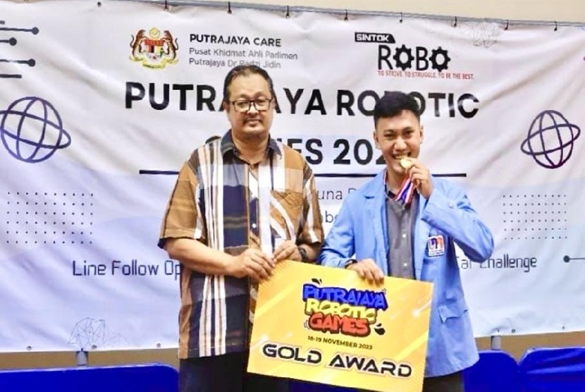 Mahasiswa program studi (prodi) Bisnis Digital Universitas Nusa Mandiri (UNM) meraih juara 1 di Kompetisi Internasional Putrajaya Robotic Games (PRG) tahun 2023 yang diadakan di Malaysia pada Sabtu-Ahad, 18-19 November 2023. Nabil Nurfauzan, mahasiswa Semester V prodi Bisnis Digital ini berhasil meraih Gold Award.