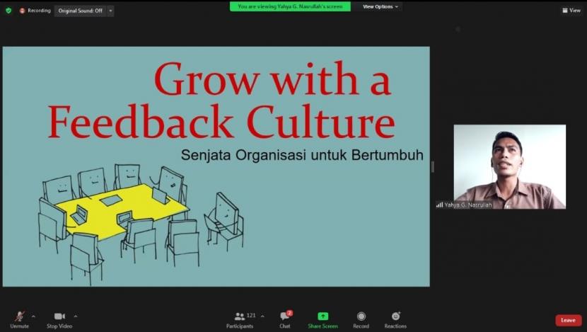 Mahasiswa STEI SEBI menggelar acara SEKAMPUS (Senin Kamis Puasa), mengusung tema Growth with a feedback culture.