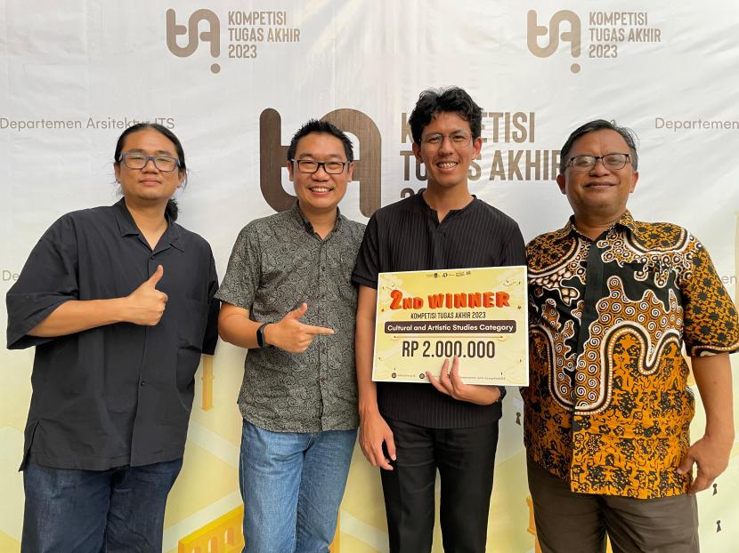 Mahasiswa Teknik Arsitektur Universitas Krisnadwipayana (Unkris) Agus Muharrom Rudianto berhasil meraih juara dalam perhelatan tahunan Kompetisi Tugas Akhir 2023 yang digelar Institut Teknologi Sepuluh November (ITS) Surabaya. 