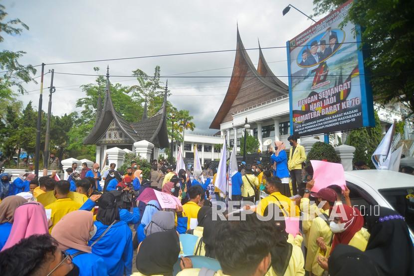 Ilustrasi. Aliansi Badan Eksekutif Mahasiswa (BEM) se–Sumatra Barat akan ikut melancarkan aksi demonstrasi turun ke jalan pada Senin (11/4/2022) hari ini. 