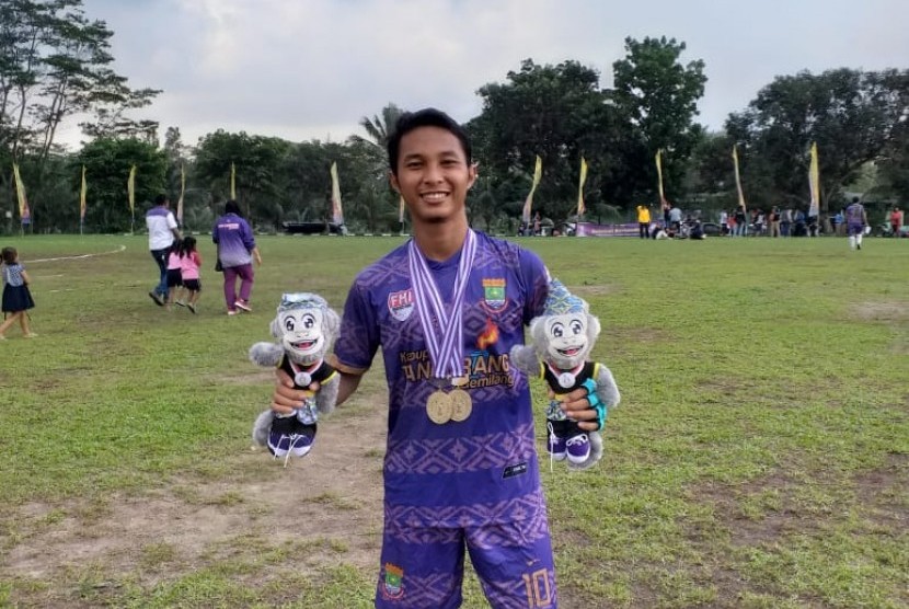 Mahasiswa UBSI meraih medali emas di POR Provinsi Banten 2018.