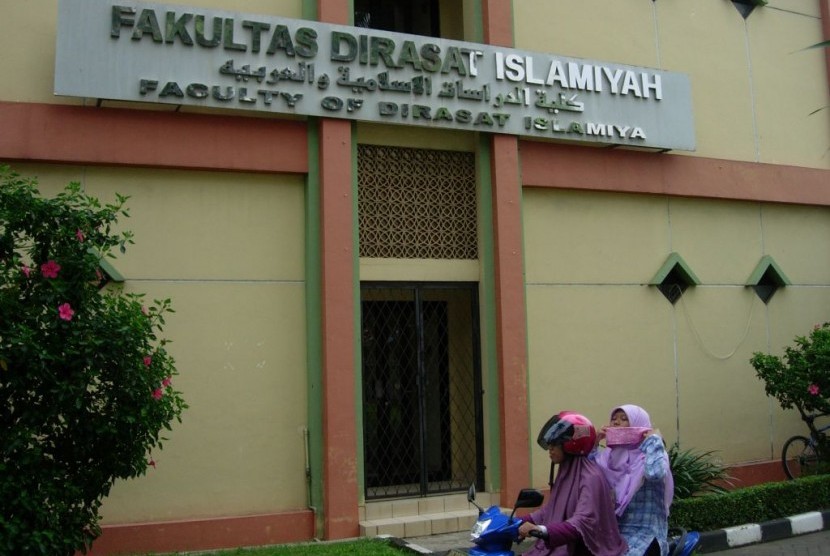 Mahasiswa UIN Syarif Hidayatullah Jakarta.