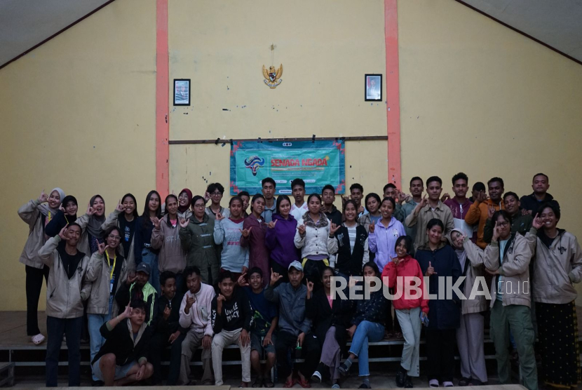 Mahasiswa Universitas Gadjah Mada (UGM) yang tergabung dalam Tim KKN-PPM UGM Senada Ngada 2025 resmi menuntaskan rangkaian program unggulan berbasis digitalisasi di dua desa lokasi pengabdian, yakni Desa Wae Ia dan Desa Wogo, Kecamatan Golewa, Kabupaten Ngada, Nusa Tenggara Timur. 
