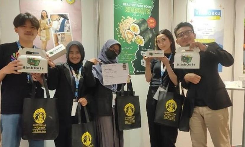 Mahasiswa Universitas Nusa Mandiri (UNM) atas nama Elysia Istiqomah yang berasal dari Program Studi Manajemen berhasil meraih Penghargaan sebagai Poster Terbaik pada kegiatan Merdeka Belajar Kampus Merdeka (MBKM) di kampus Universitas Indonesia (UI) pada program Wira Cipta. 
