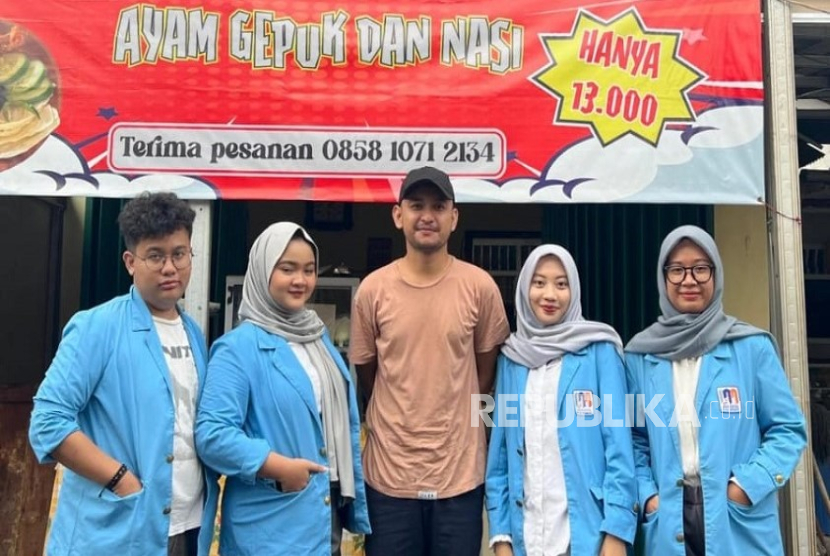 Mahasiswa UNM melakukan pendampingan terhadap UMKM di antaranya dengan meningkatkan akses pemasaran dan memperkuat branding. 